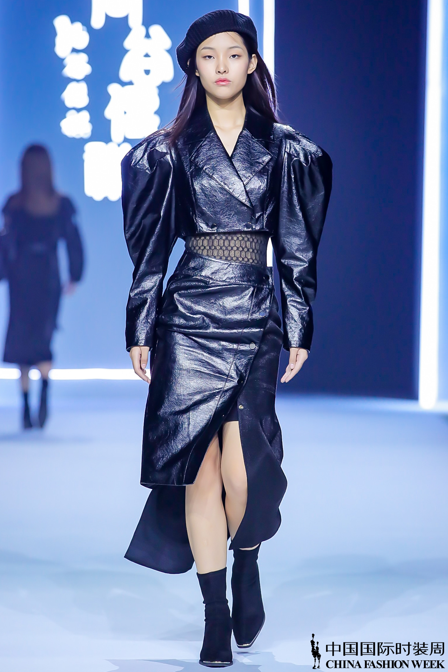 尚谷传祺·卢薪羽|繁华尽处展风雅,华裳一袭赋时尚_品牌新闻_潮流服饰