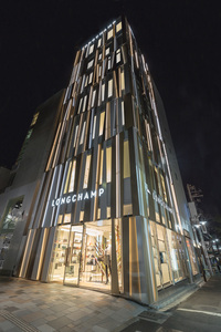 组图 Longchamp 珑骧 亚洲最大精品店la Maison Omotesando 落户东京表参道购物区 品牌新闻 潮流服饰频道 Vogue时尚网